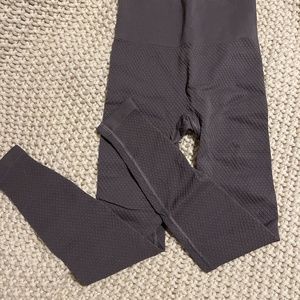 Balance Athletica Energy Pant- Graphite- Size SMALL